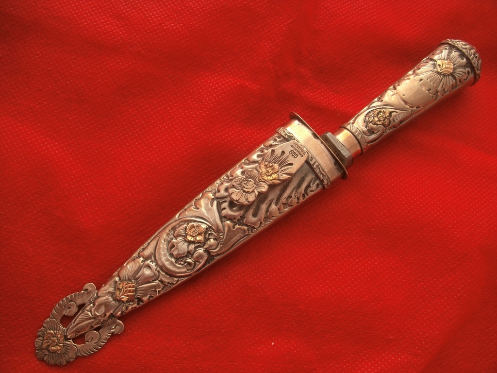 ) Boker