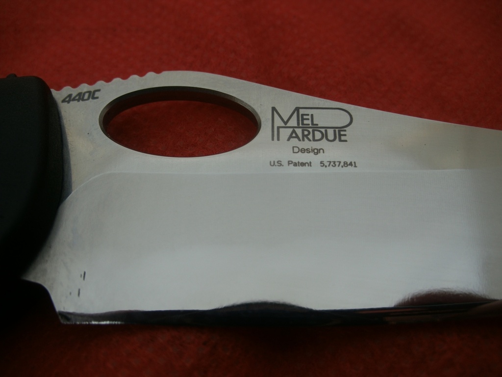 ) Benchmade 550